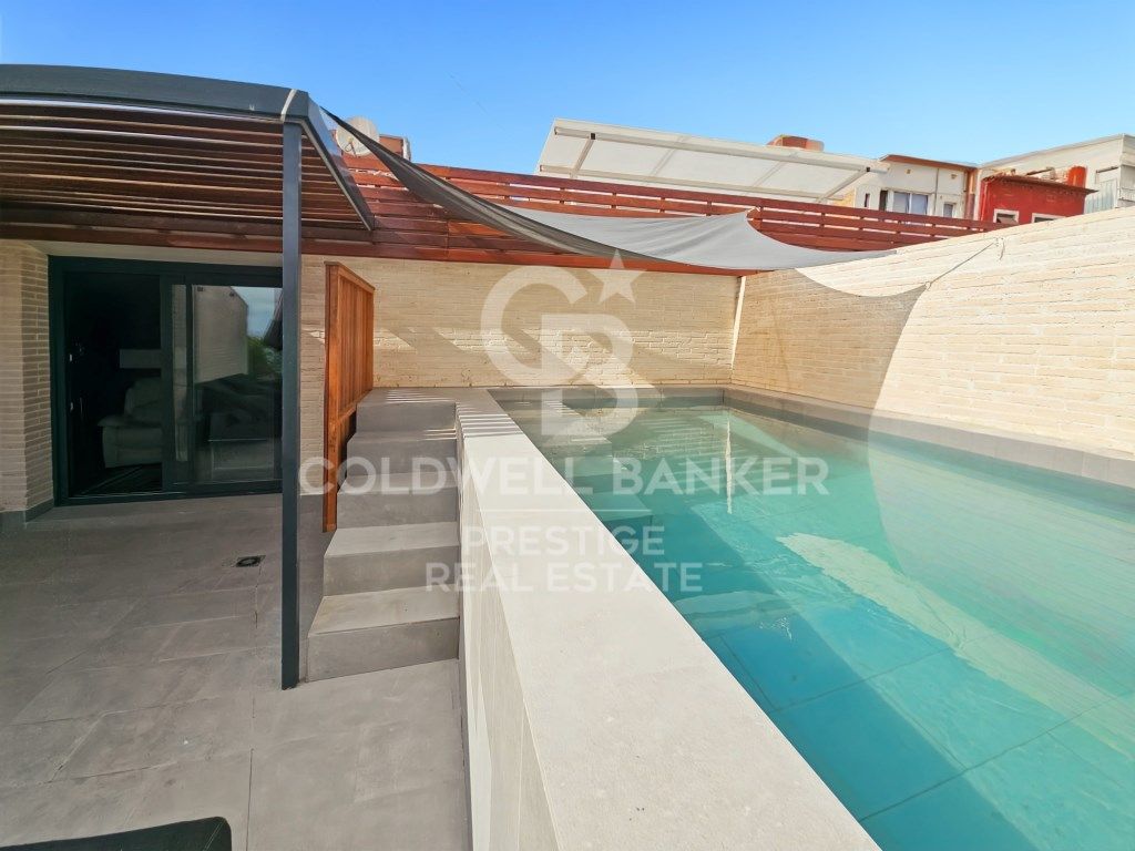 Piscina de Casa o xalet en venda en Esplugues de Llobregat