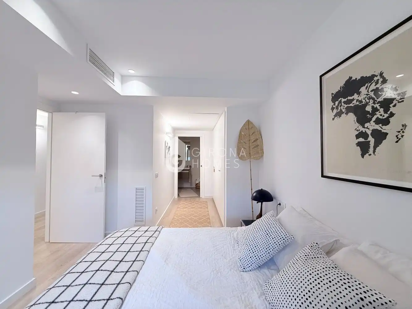 Bedroom of Apartments for rent in Girona  with Air Conditioner, Terrace and Furnished