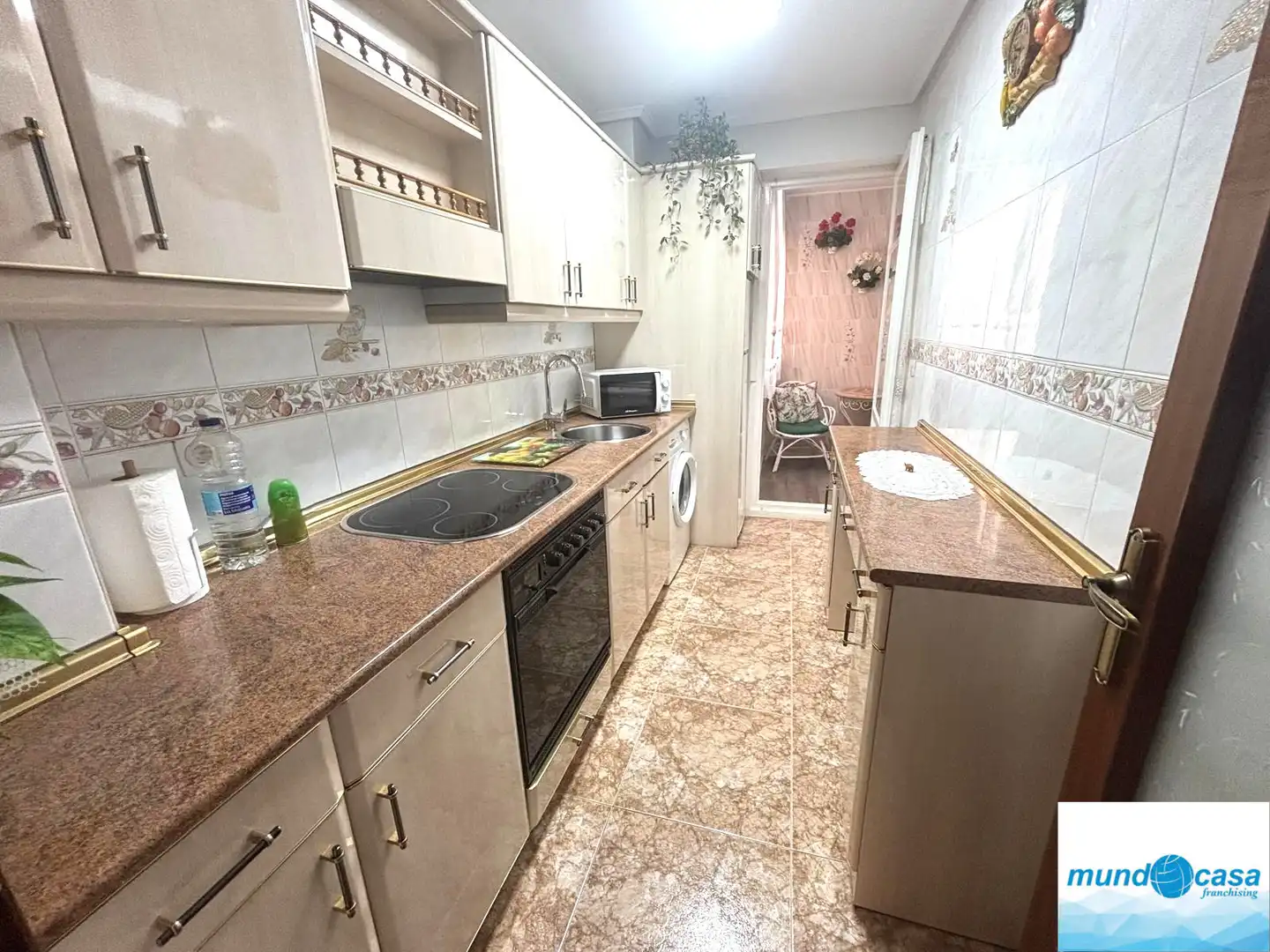 Kitchen of Flat for sale in Zaragoza  with Heating, Terrace and Furnished