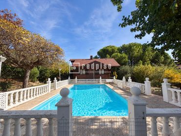 Casa con piscina in vendita a Uceda