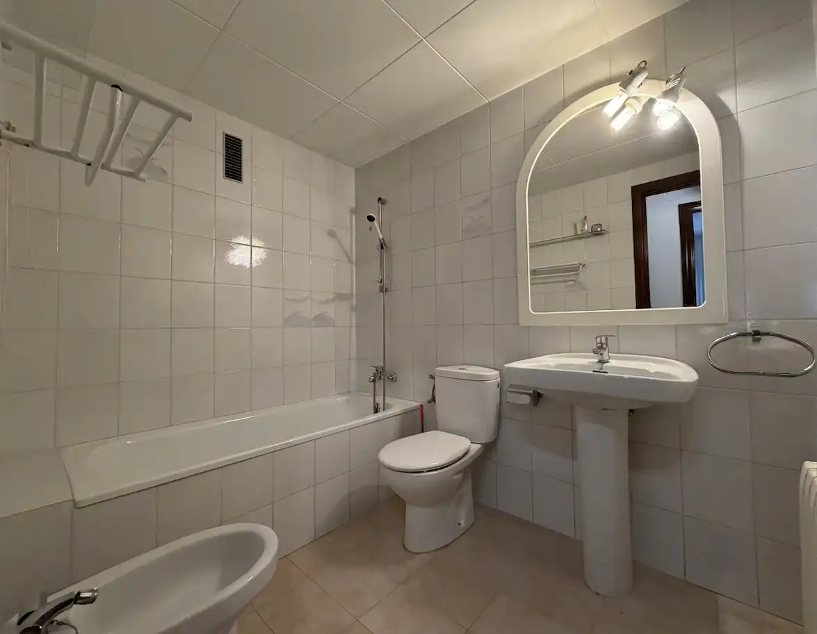 Baño de Piso en venta en Balaguer con Aire acondicionado, Calefacción y Terraza