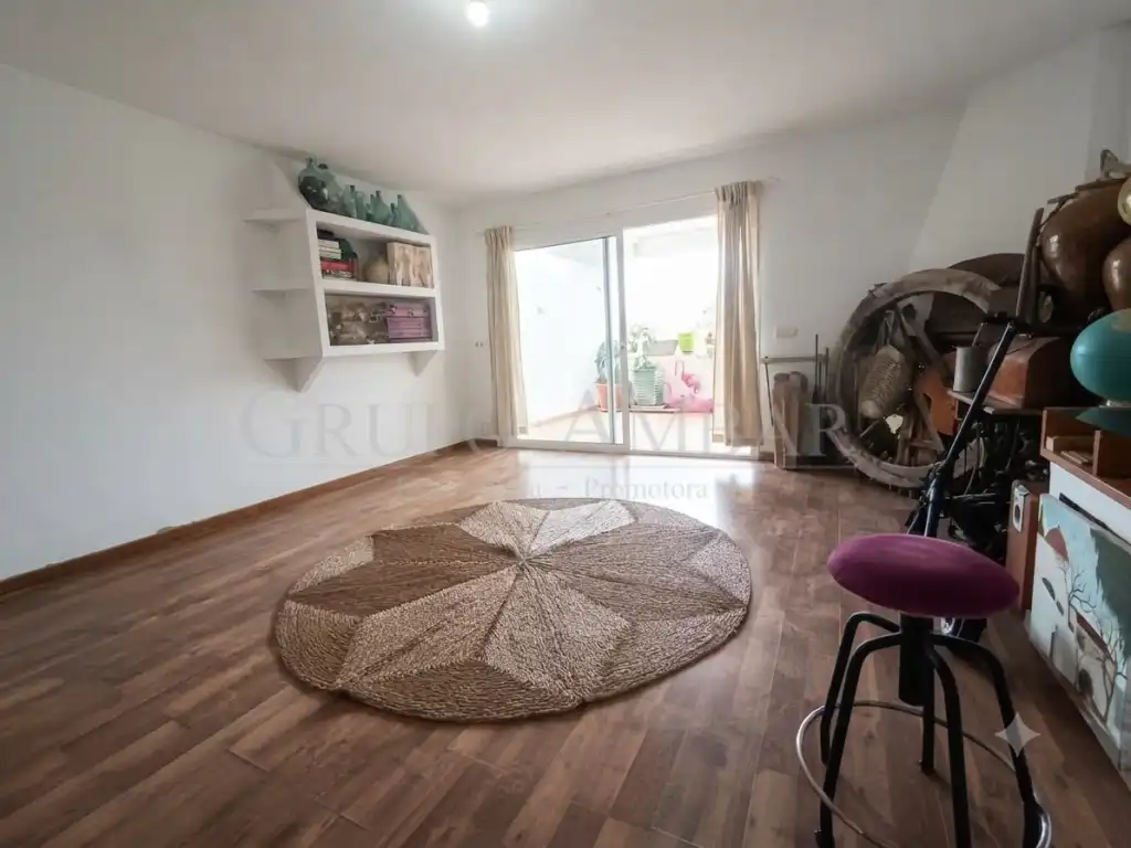 Sala d'estar de Planta baixa en venda en Sant Josep de sa Talaia amb Jardí privat i Terrassa