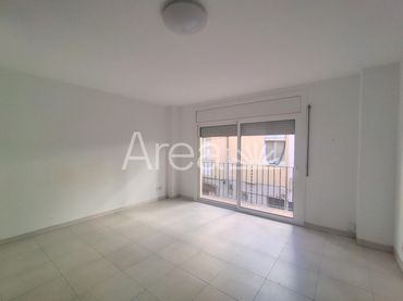 Piso con balcón en venta en Centre