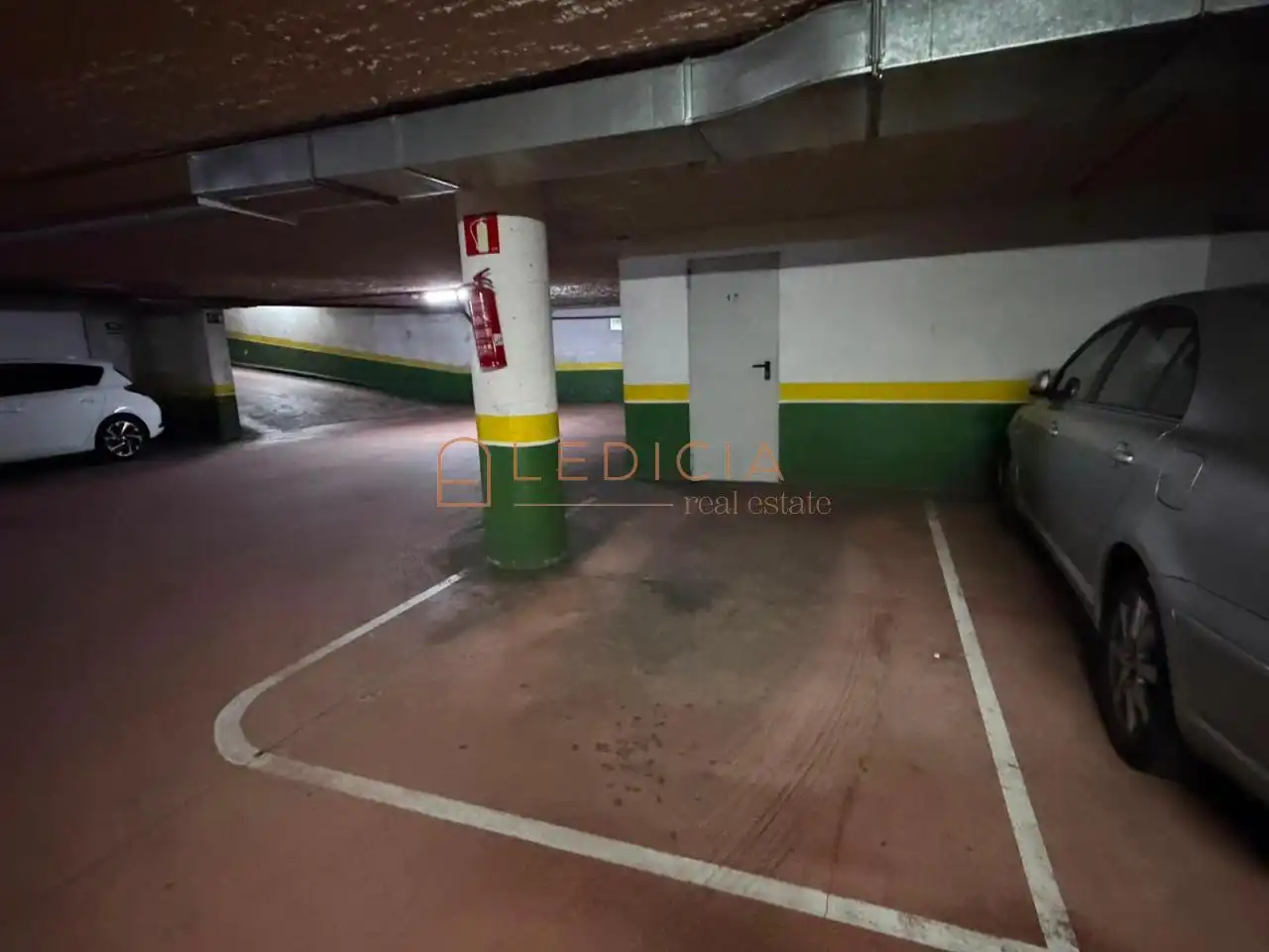 Parkplatz von Wohnung zur Miete in Vigo  mit Heizung, Abstellraum und Möbliert