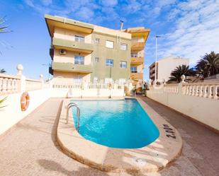 Piscina de Apartament en venda en San Miguel de Salinas amb Aire condicionat, Calefacció i Jardí privat