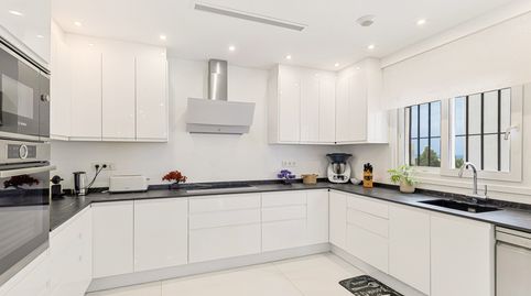 Foto 4 de Dúplex en venta en Puerto Banús, Marbella