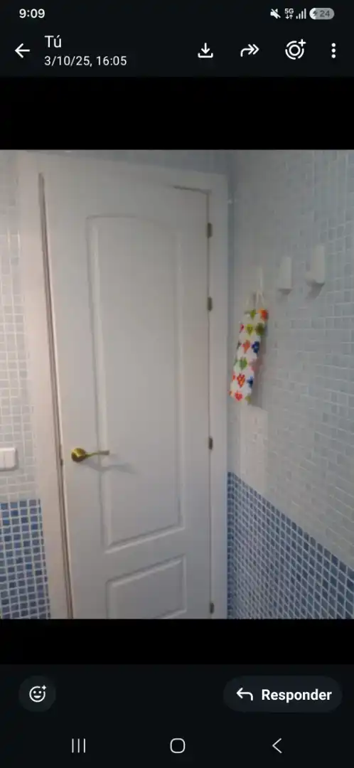 Badezimmer von Wohnung zur Miete in  Huelva Capital mit Klimaanlage und Balkon