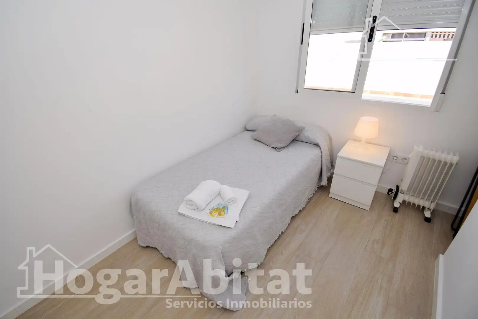 Schlafzimmer von Dachboden zum Verkauf in Burriana / Borriana mit Klimaanlage, Heizung und Terrasse