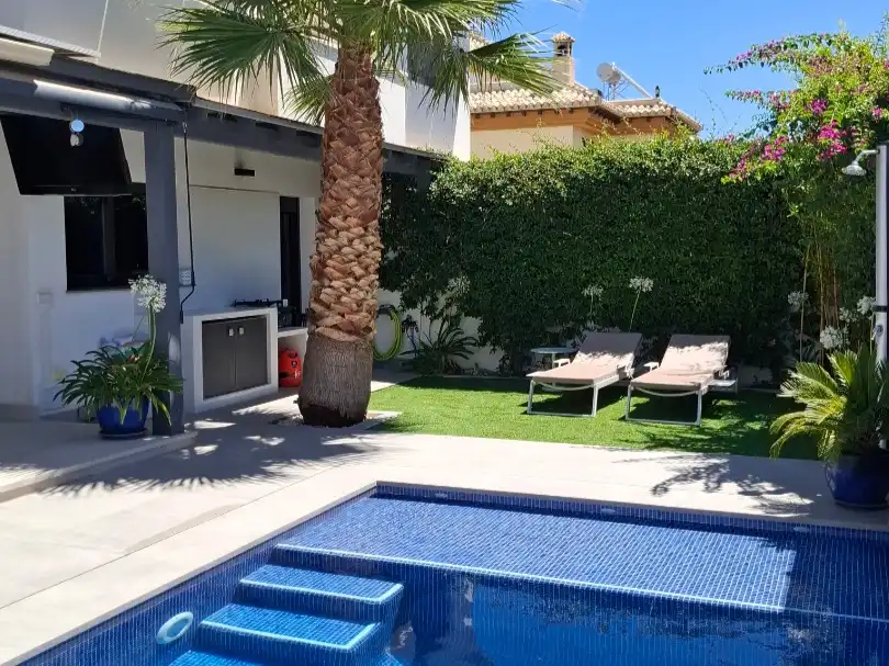 Swimming pool of Houses for rent in La Zubia  with Air Conditioner, Heating and Private garden