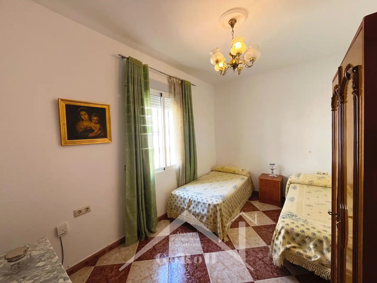 Habitación de Casa adosada en venta en Santa Olalla del Cala con Terraza, Trastero y Amueblado