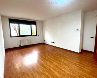 Dormitori de Planta baixa en venda en Santa Perpètua de Mogoda amb Aire condicionat, Calefacció i Terrassa