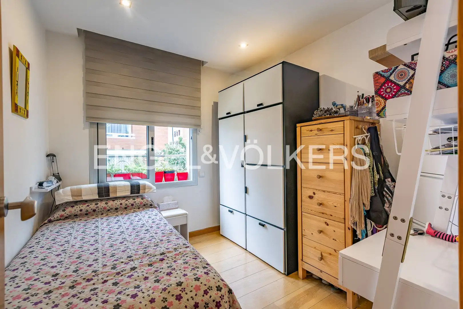 Schlafzimmer von Wohnung zum Verkauf in Barcelona mit Klimaanlage, Heizung und Abstellraum