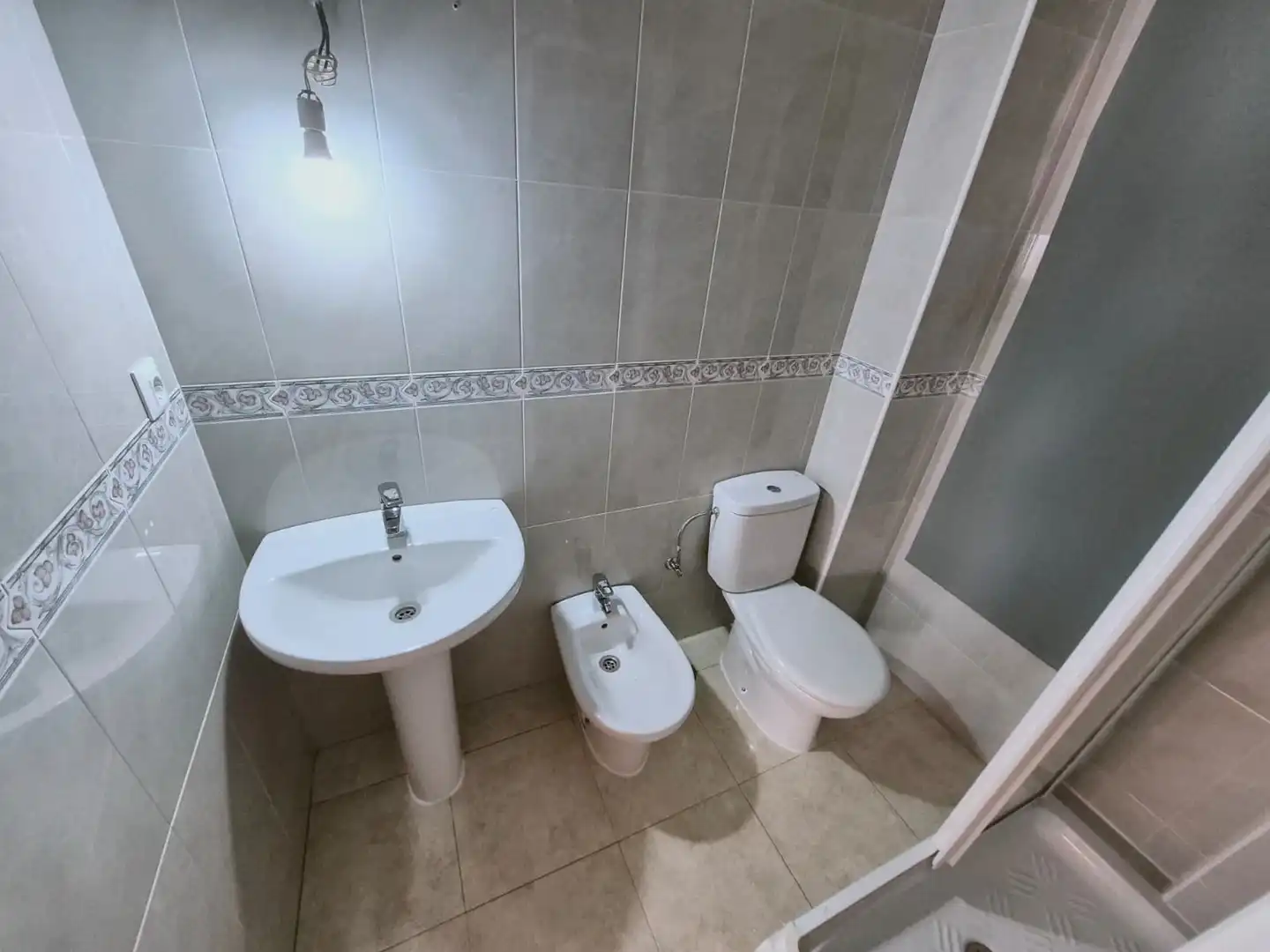 Bathroom of Flat for sale in Sevilla  with Terrace