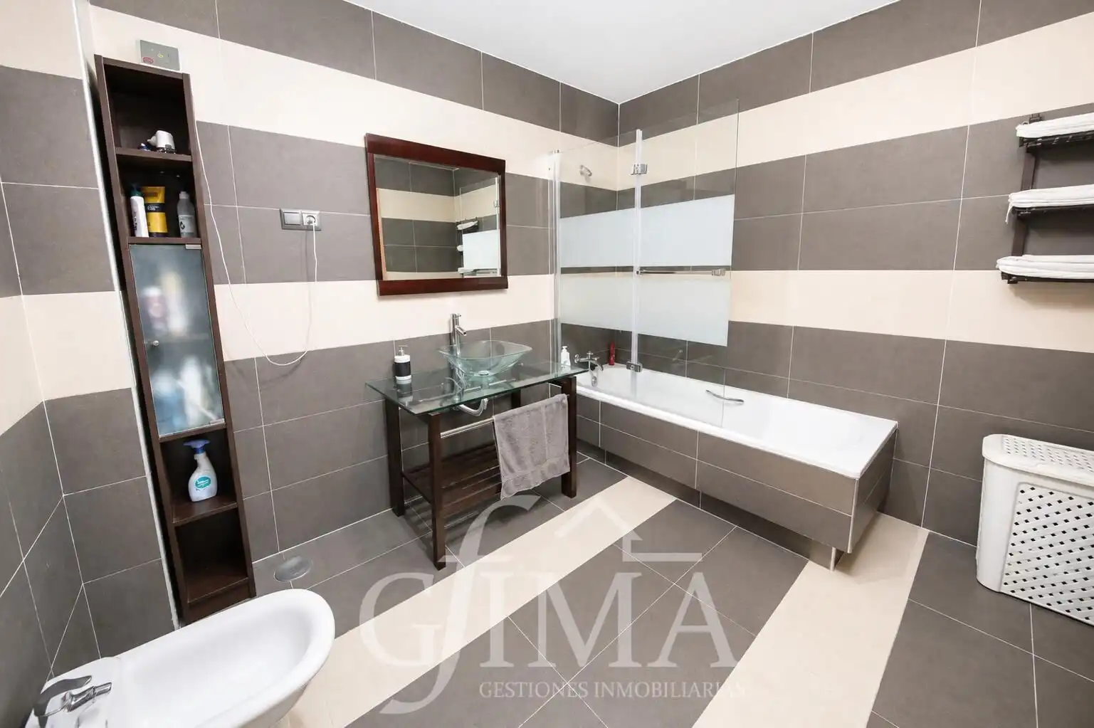 Baño de Casa adosada en venta en Tomelloso con Calefacción y Amueblado