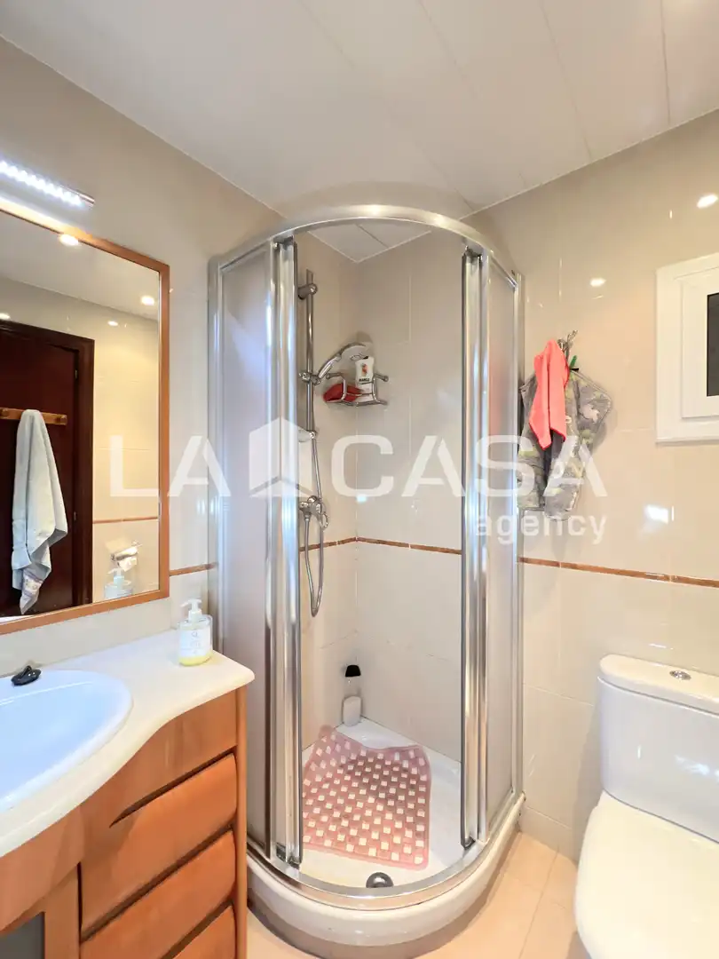 Bathroom of Flat for sale in Badalona  with Heating and Balcony