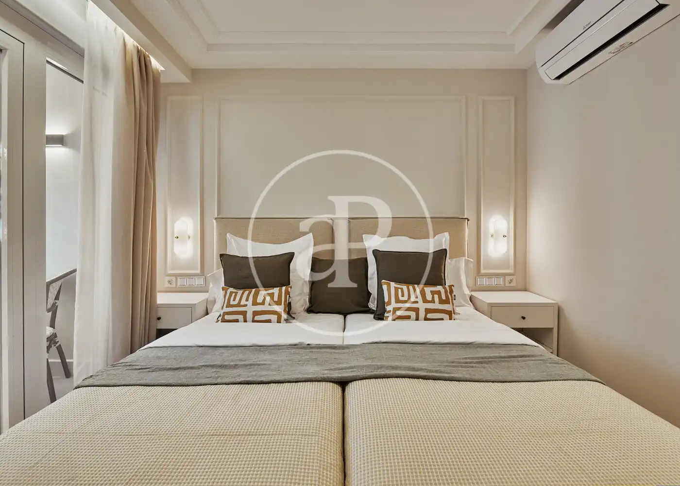 Bedroom of Flat for sale in Madrid  with Air Conditioner, Heating and Terrace
