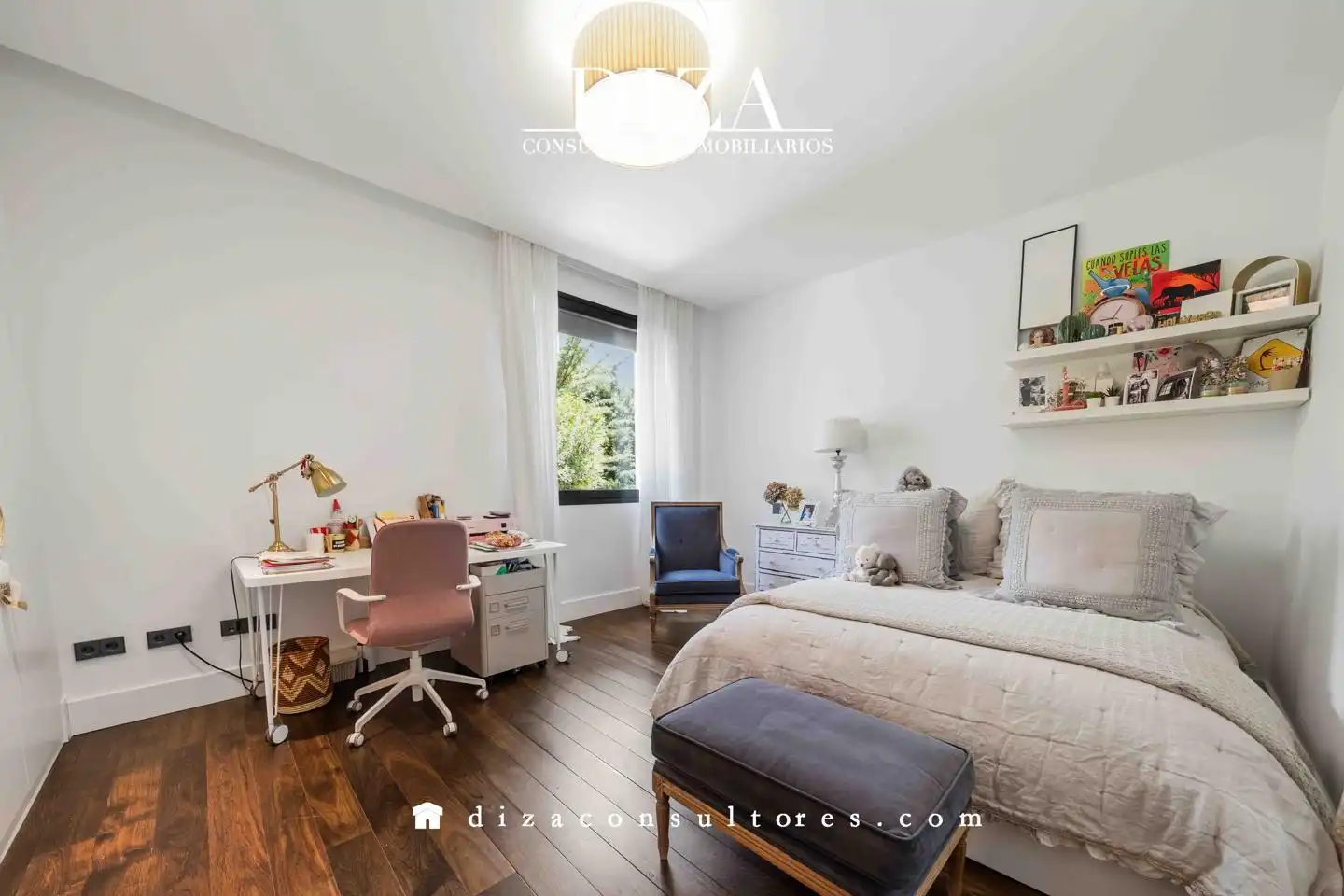Habitación de Casa o chalet en venta en Boadilla del Monte con Aire acondicionado, Calefacción y Jardín privado