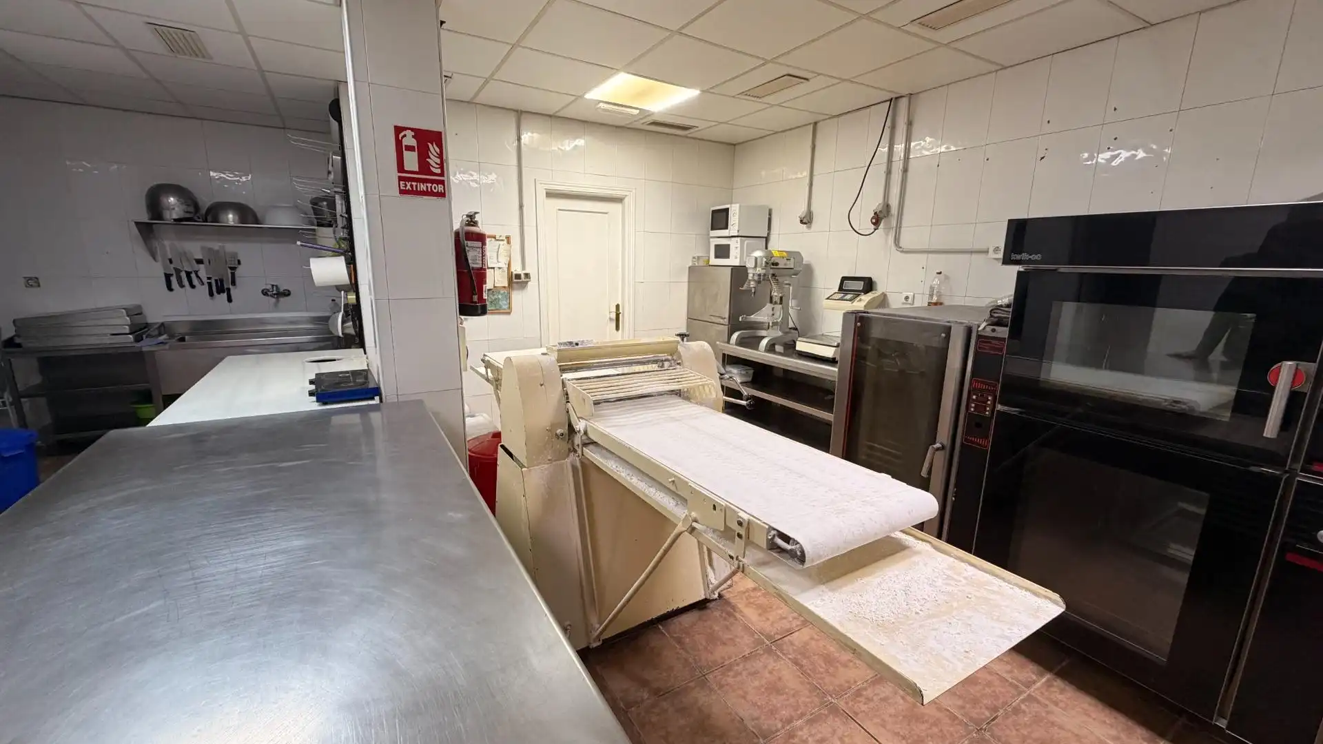 Cocina de Local de alquiler en  Granada Capital con Amueblado