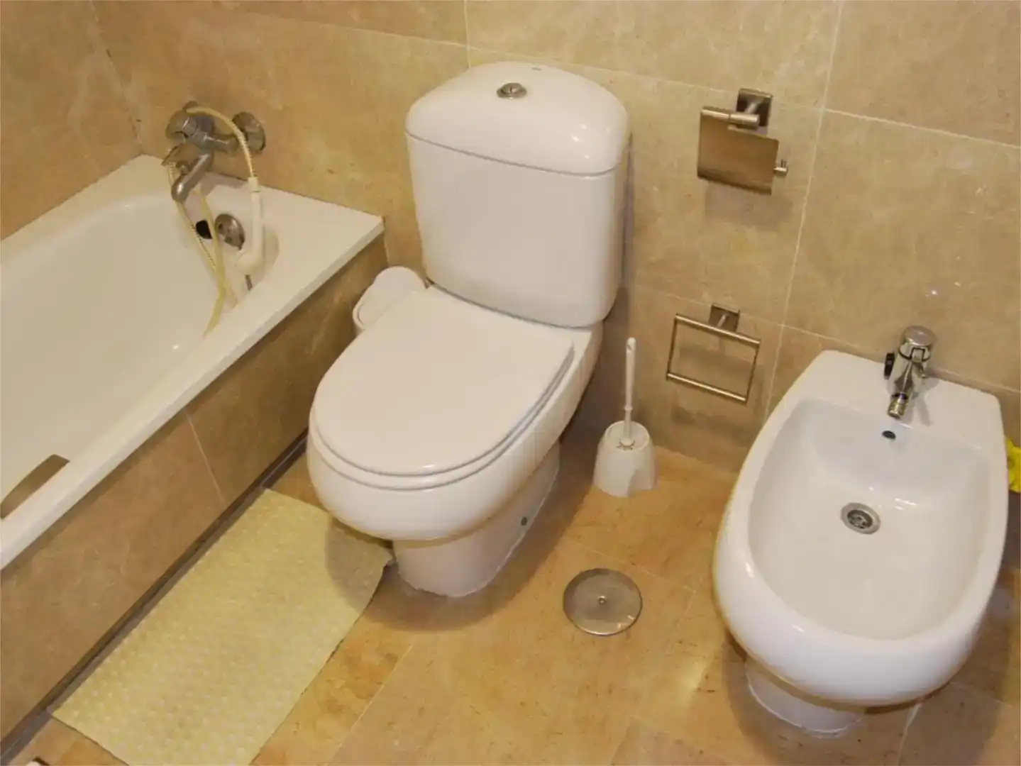 Badezimmer von Wohnungen zur Miete in Manilva mit Klimaanlage, Schwimmbad und Möbliert
