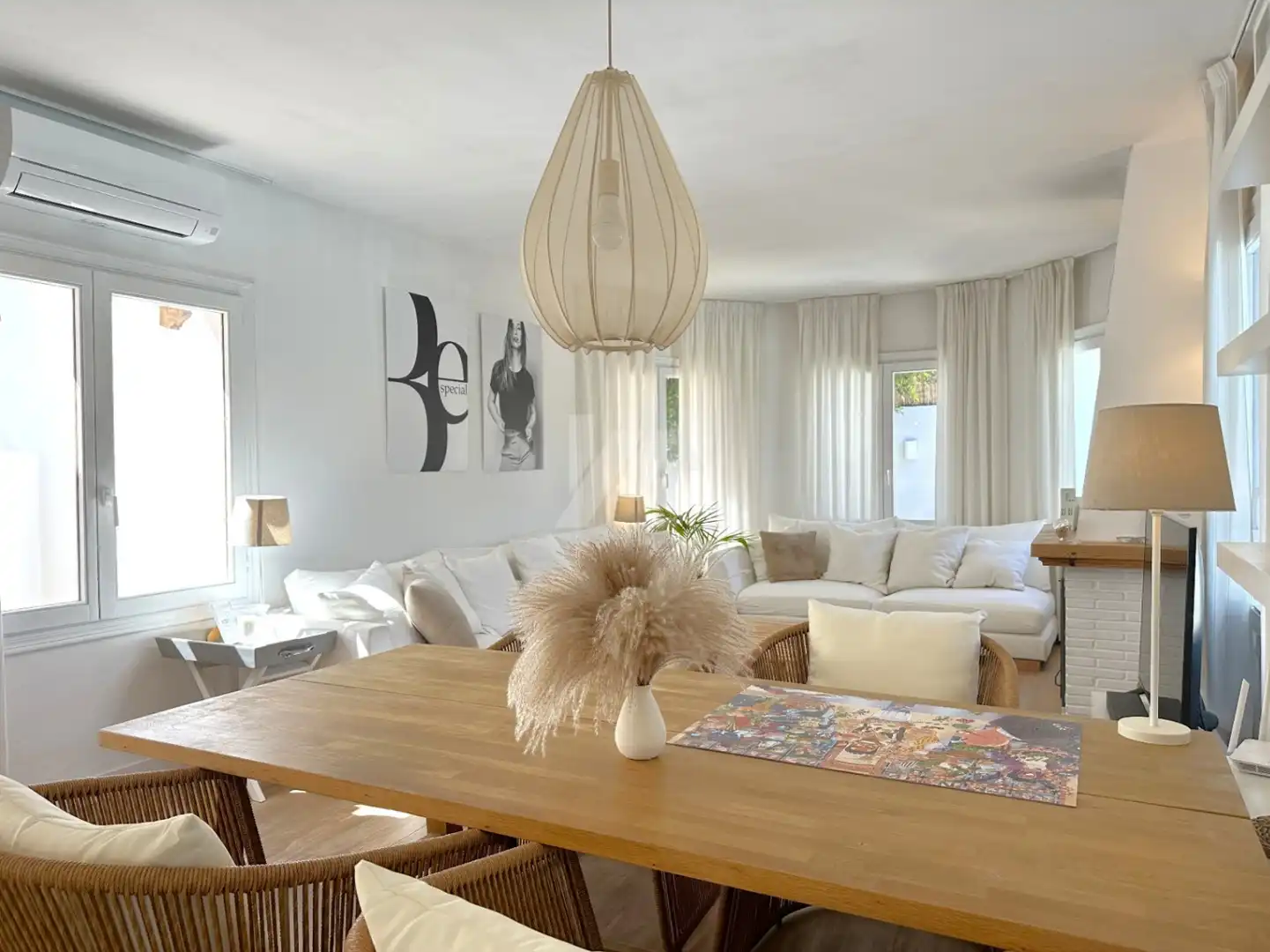 Sala d'estar de Casa o xalet en venda en Benitachell / El Poble Nou de Benitatxell amb Aire condicionat, Calefacció i Jardí privat