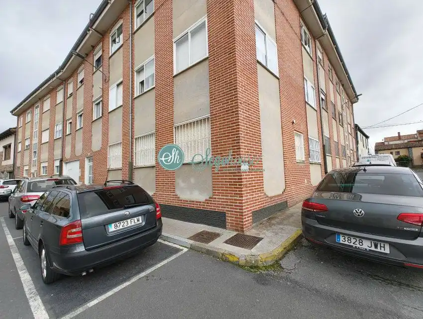 Vista exterior de Piso de alquiler en San Cristóbal de Segovia con Calefacción, Parquet y Amueblado
