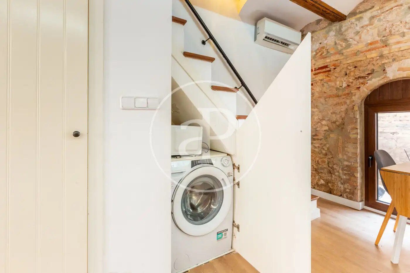 Einfamilien-Reihenhaus zum Verkauf in Valencia mit Klimaanlage, Heizung und Terrasse