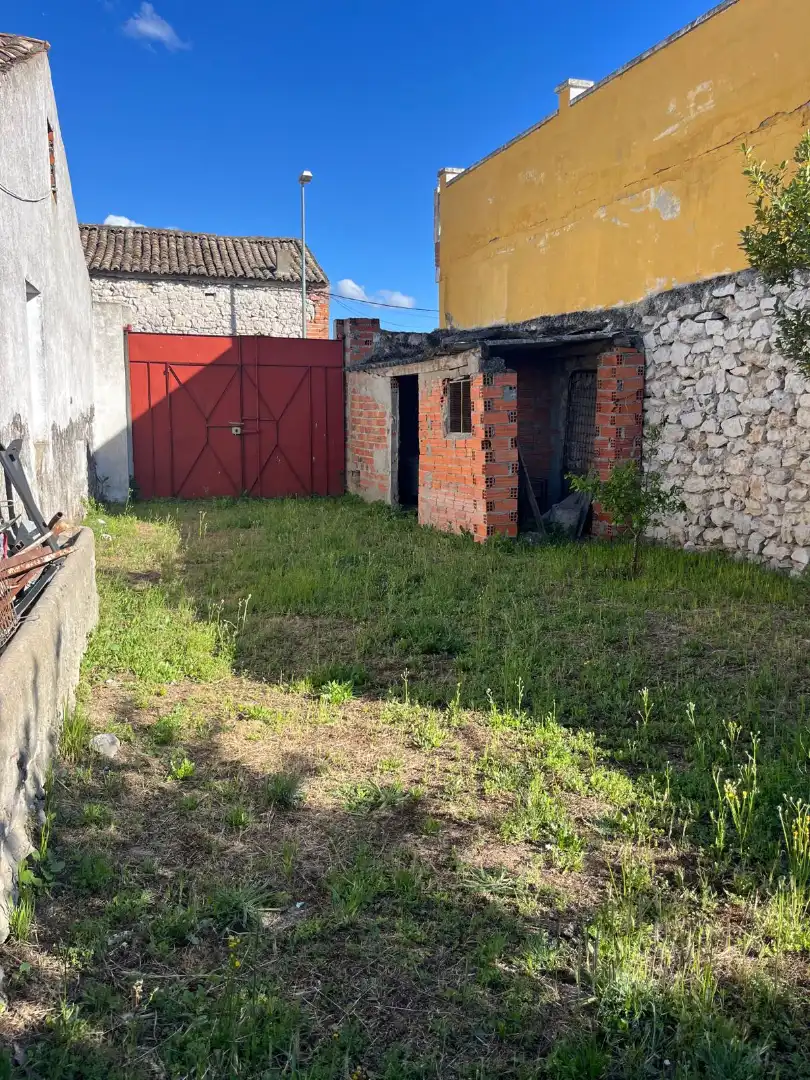 Casa o xalet en venda en La Parrilla  amb Calefacció, Terrassa i Traster