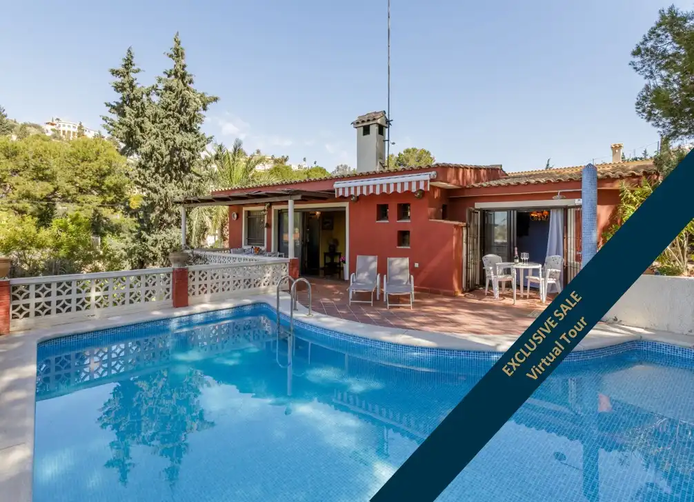 Vista exterior de Casa o xalet en venda en El Campello amb Aire condicionat, Jardí privat i Terrassa
