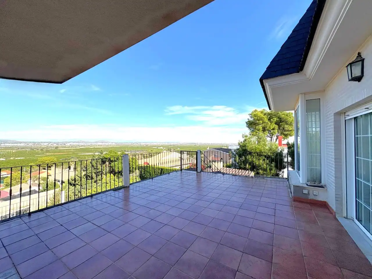 Terraza de Casa o chalet en venta en Chiva con Aire acondicionado, Jardín privado y Terraza