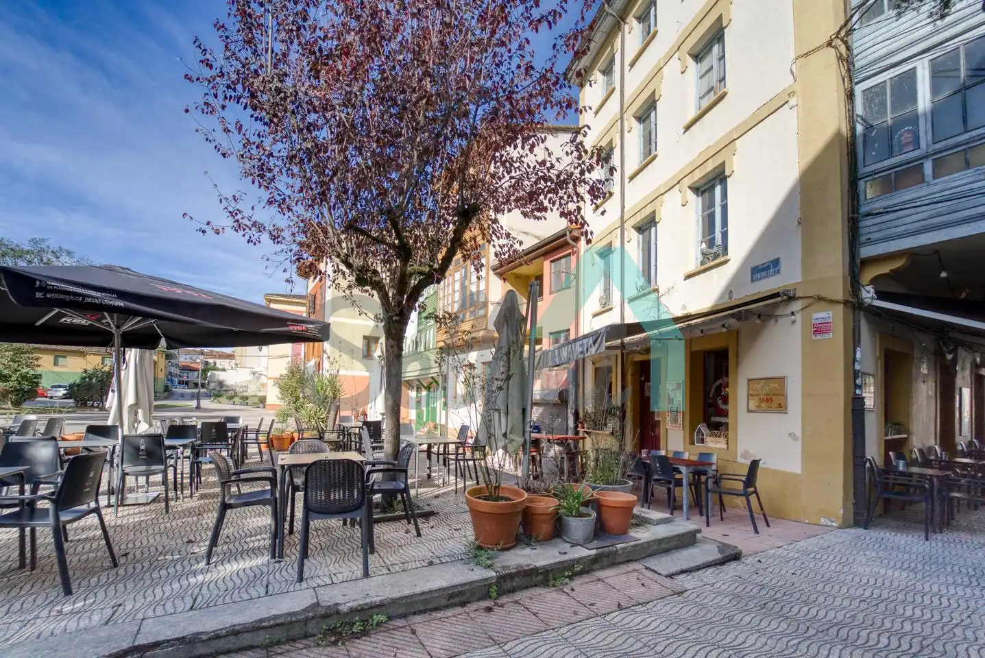 Gebäude zum Verkauf in Nava