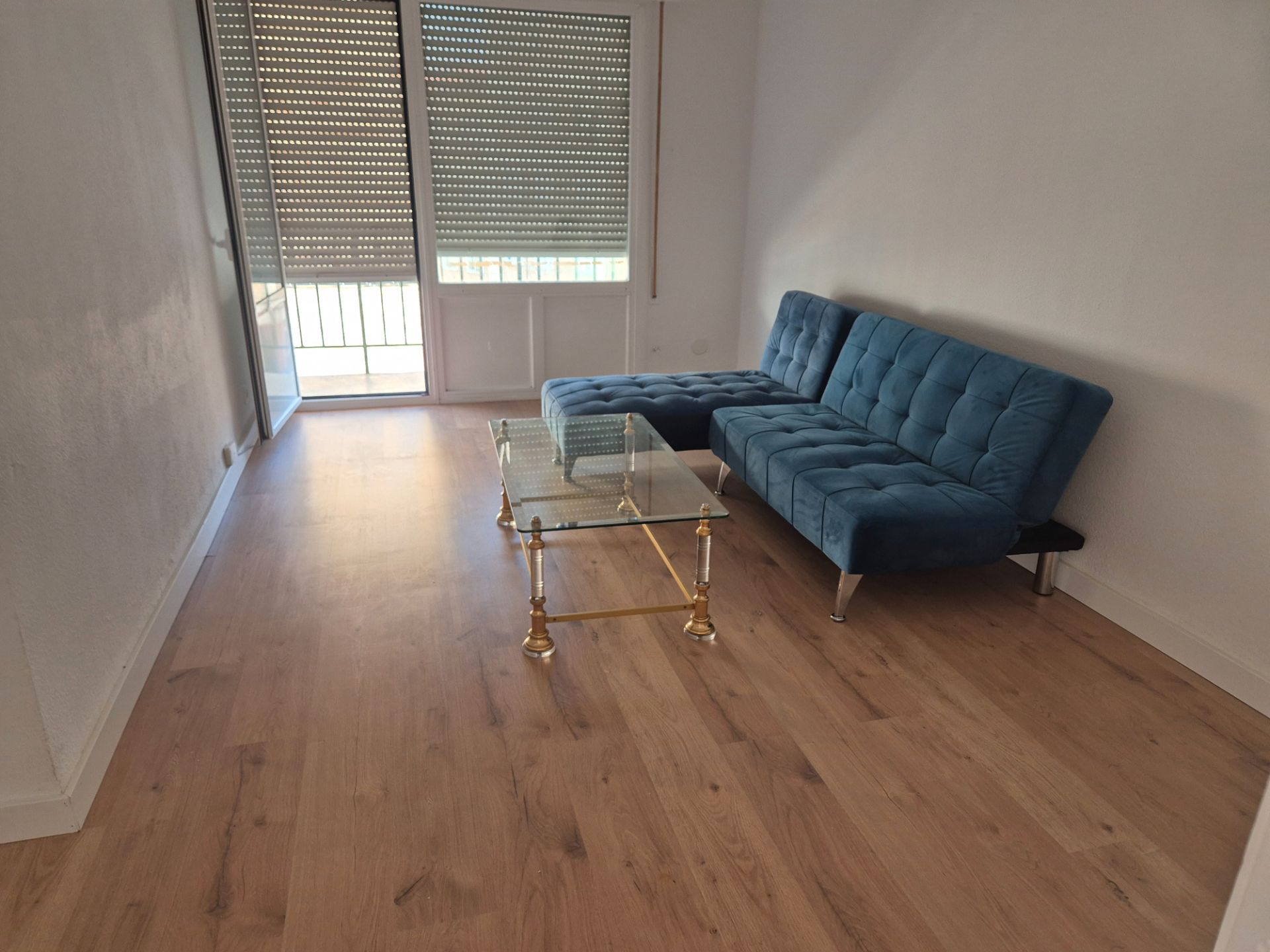 Sala d'estar de Pis de lloguer en Orkoien amb Calefacció, Parquet i Terrassa