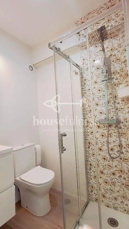 Baño de Piso de alquiler en Ferrol con Aire acondicionado, Calefacción y Terraza