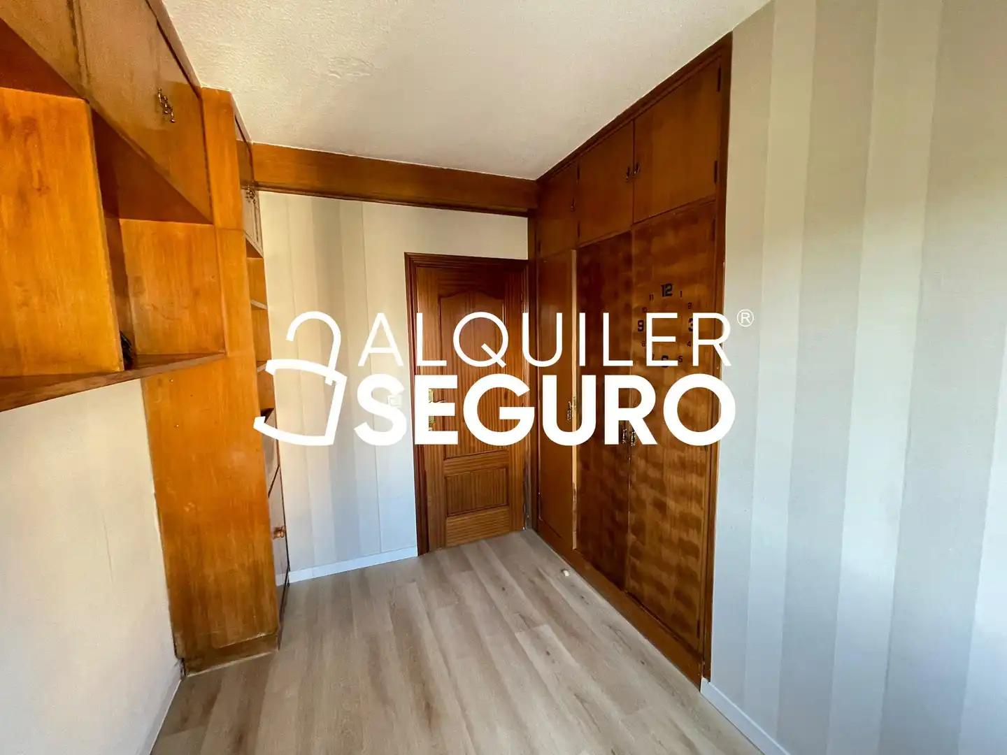 Schlafzimmer von Wohnung zur Miete in Madrid mit Heizung, Abstellraum und Möbliert