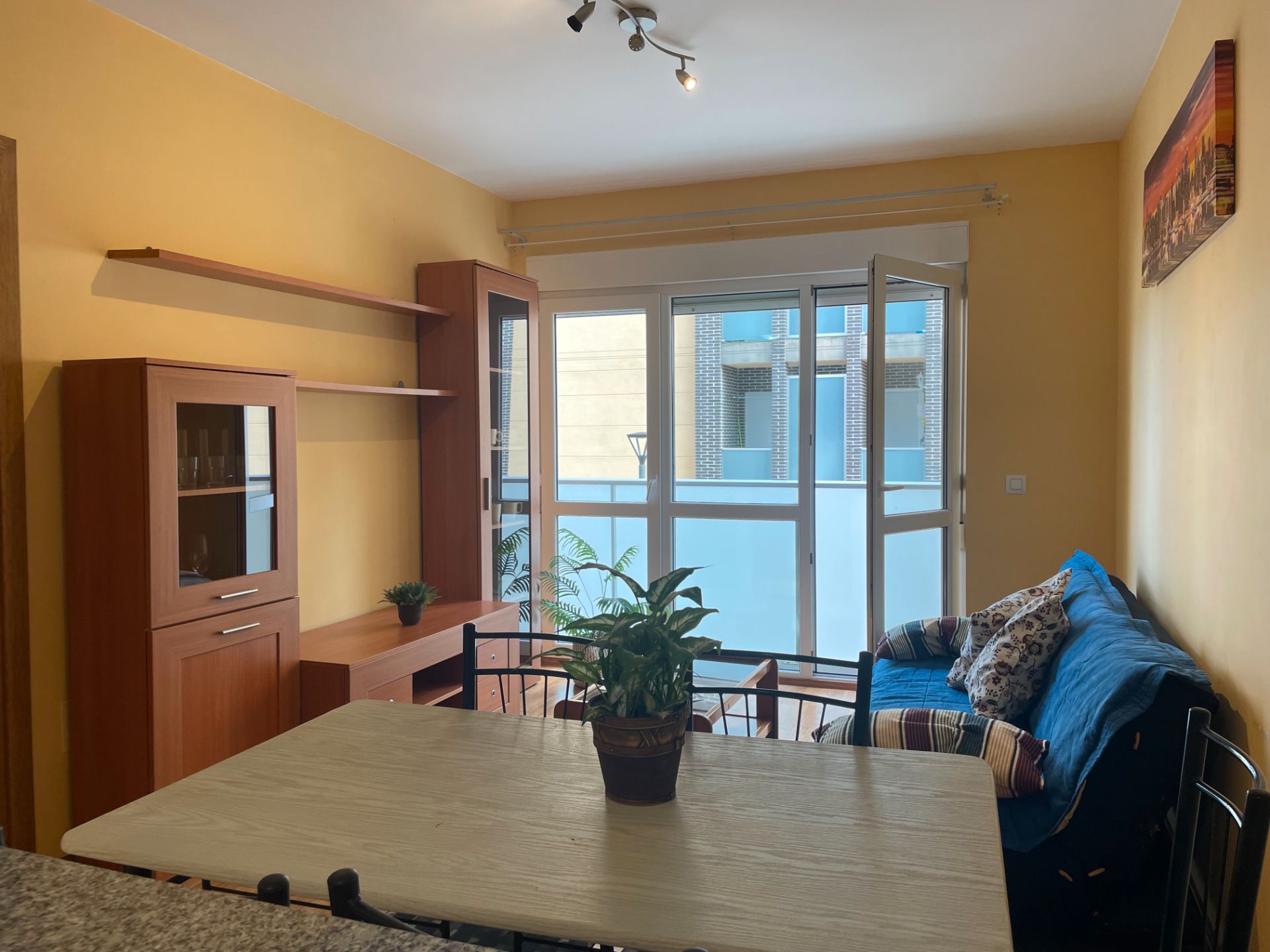 Vista exterior de Pis en venda en Val de San Vicente  amb Calefacció, Traster i Moblat