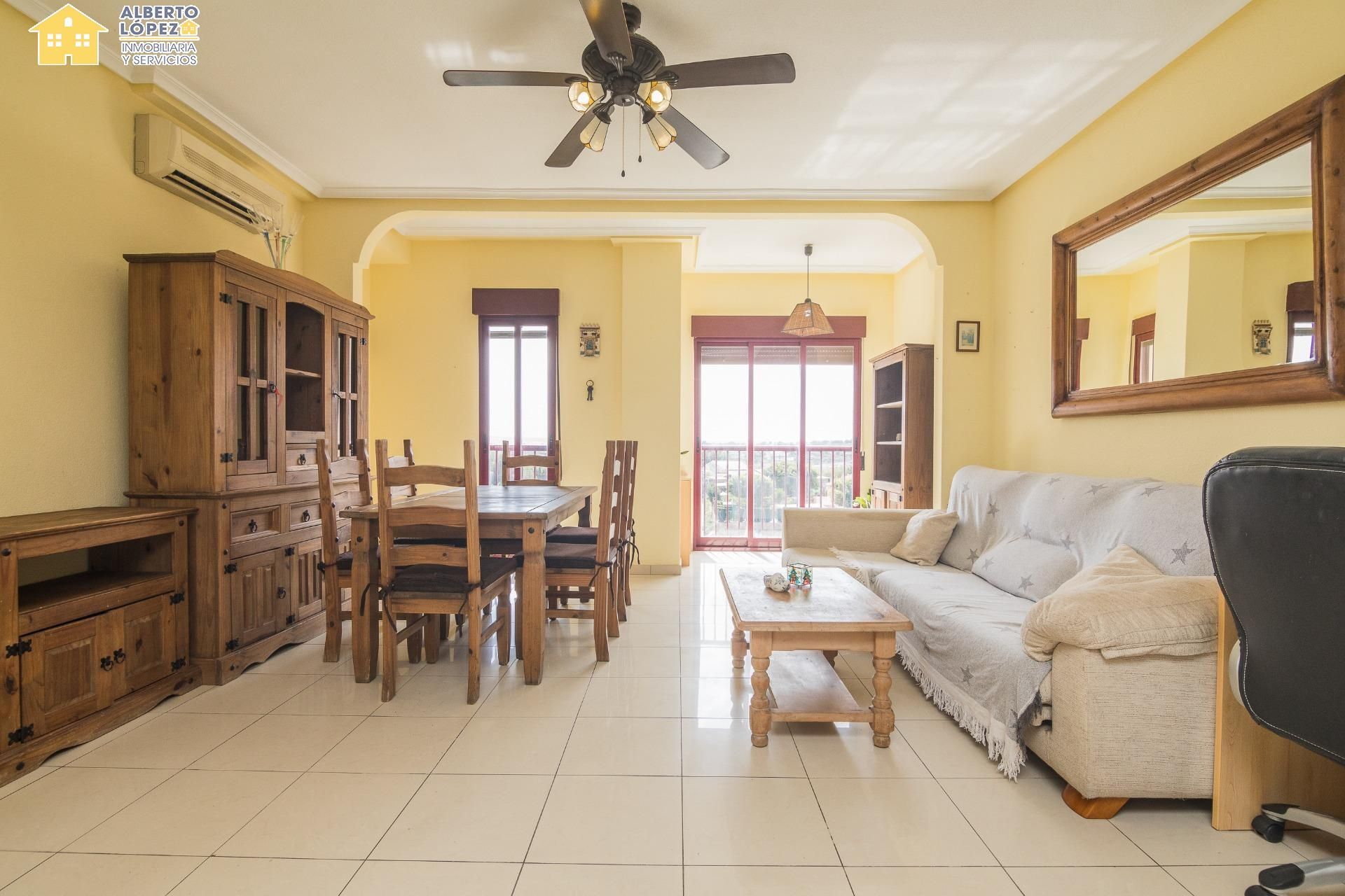 Sala d'estar de Apartament en venda en Elche / Elx amb Aire condicionat
