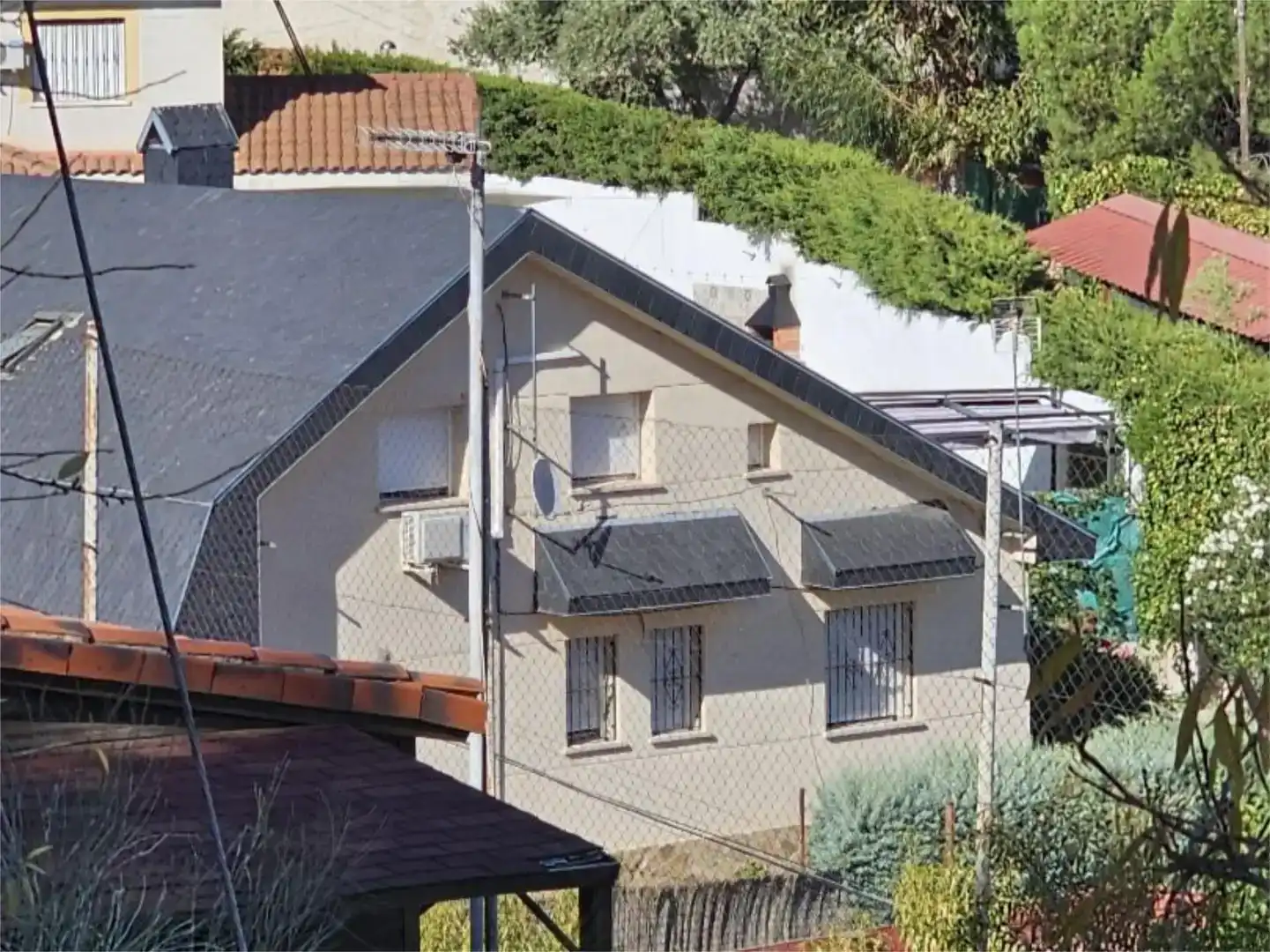 Vista exterior de Casa o xalet en venda en Paracuellos de Jarama amb Aire condicionat i Piscina