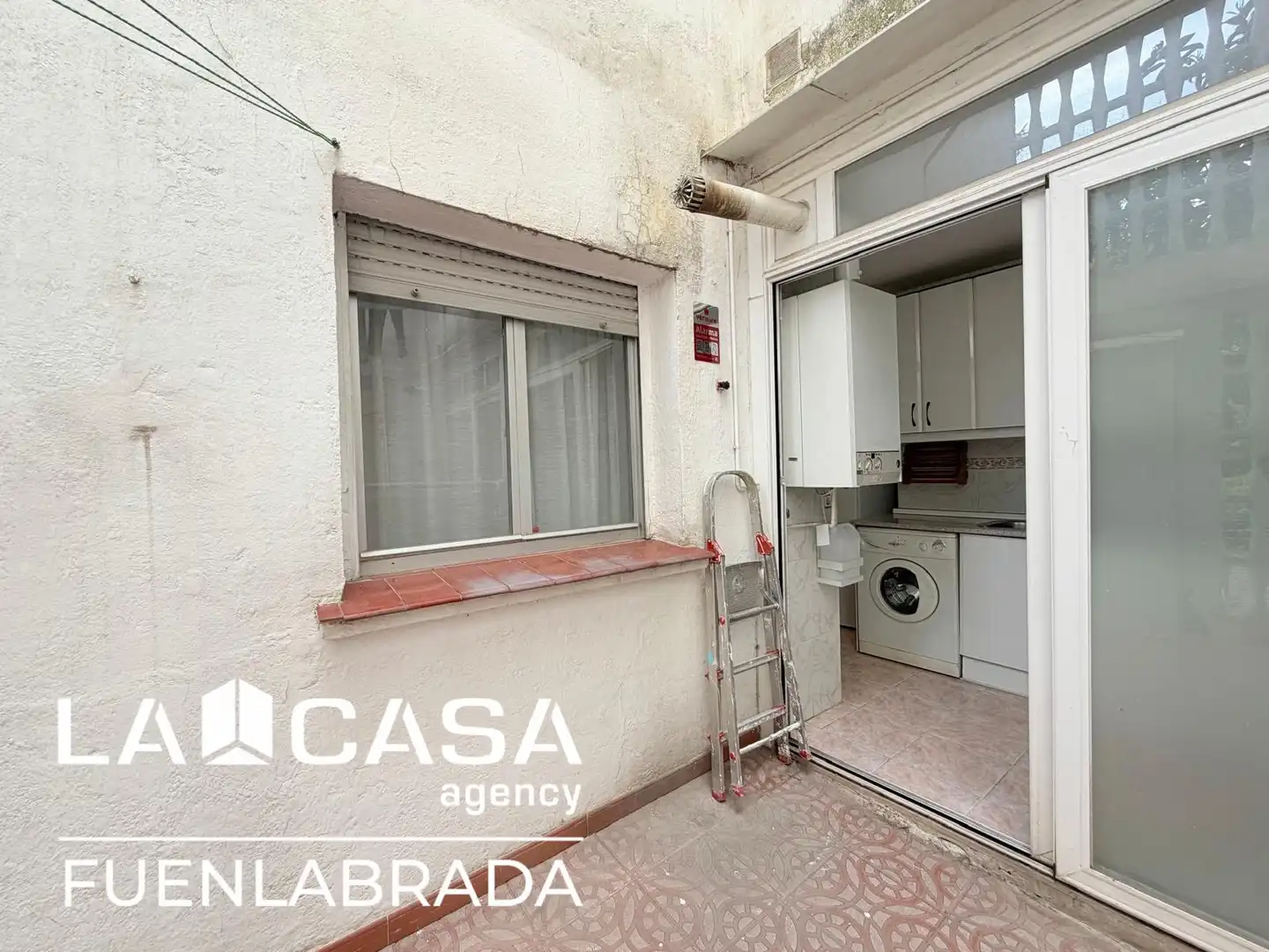 Vista exterior de Pis en venda en Madrid amb Calefacció, Terrassa i Traster