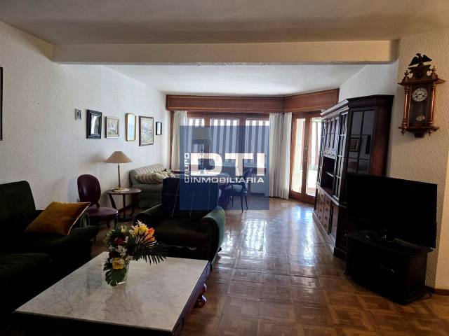 Piso en Venta en De España en Centro