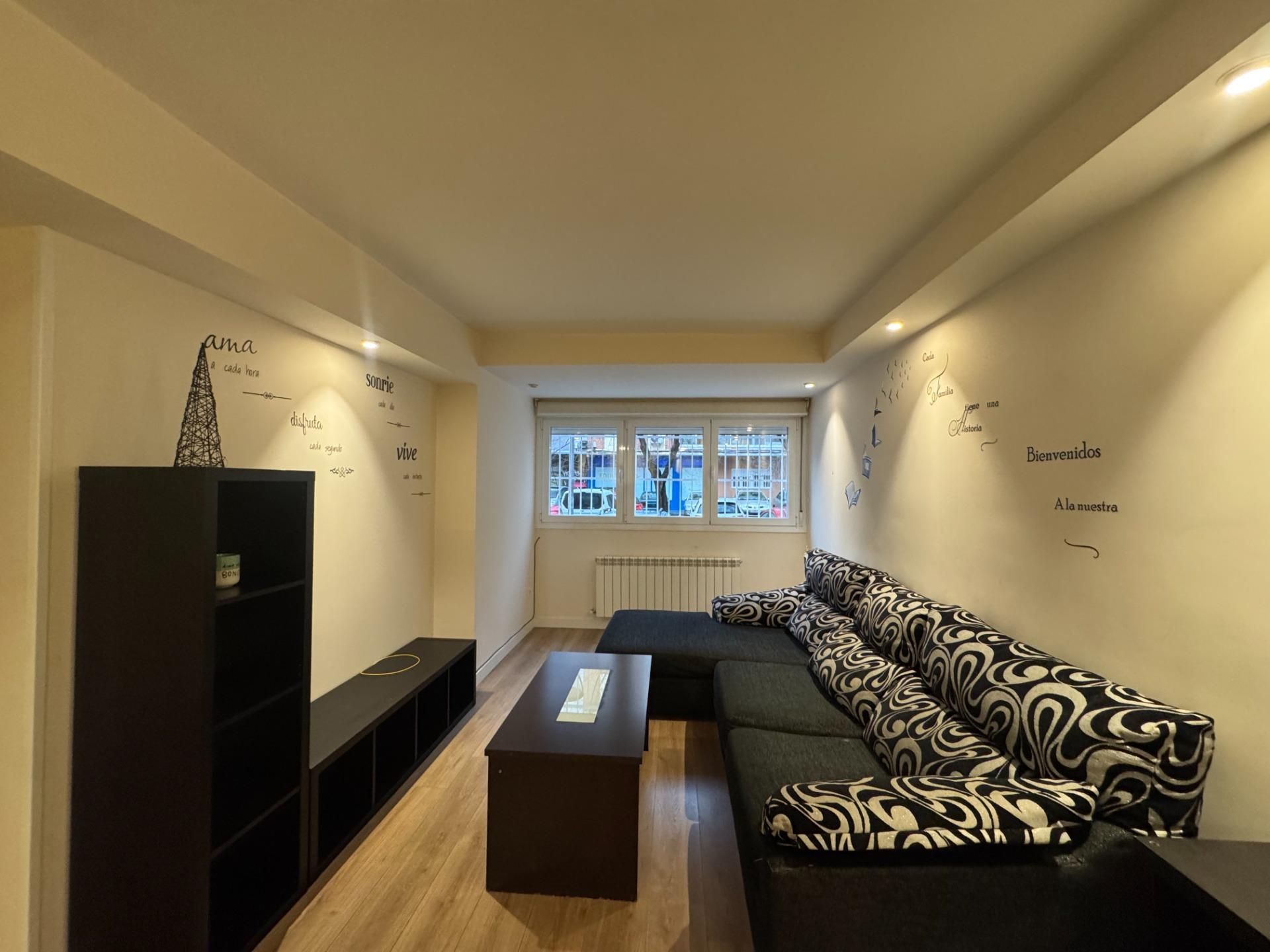 Sala d'estar de Pis de lloguer en Leganés amb Calefacció