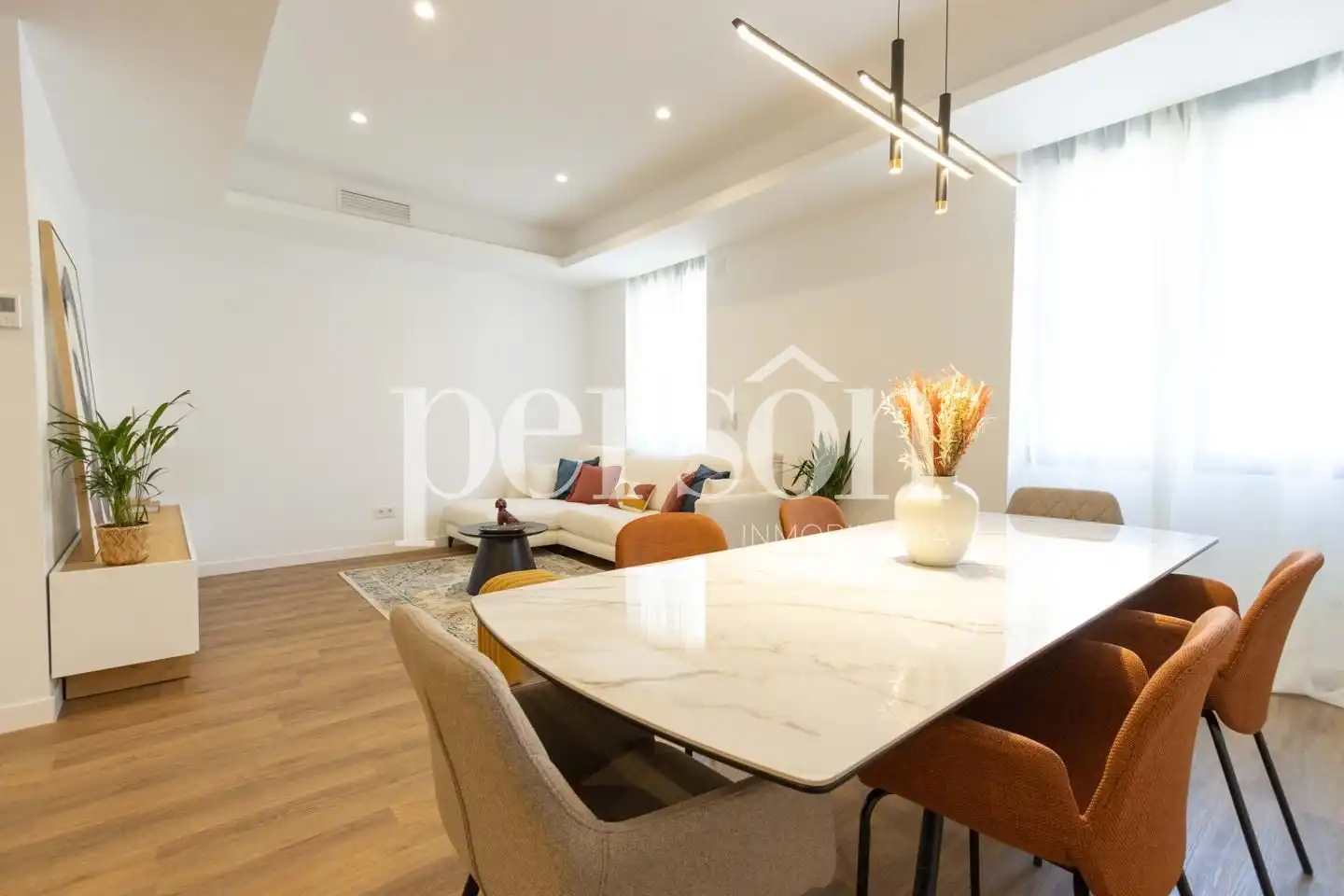 Sala d'estar de Pis en venda en Valencia amb Aire condicionat, Parquet i Moblat