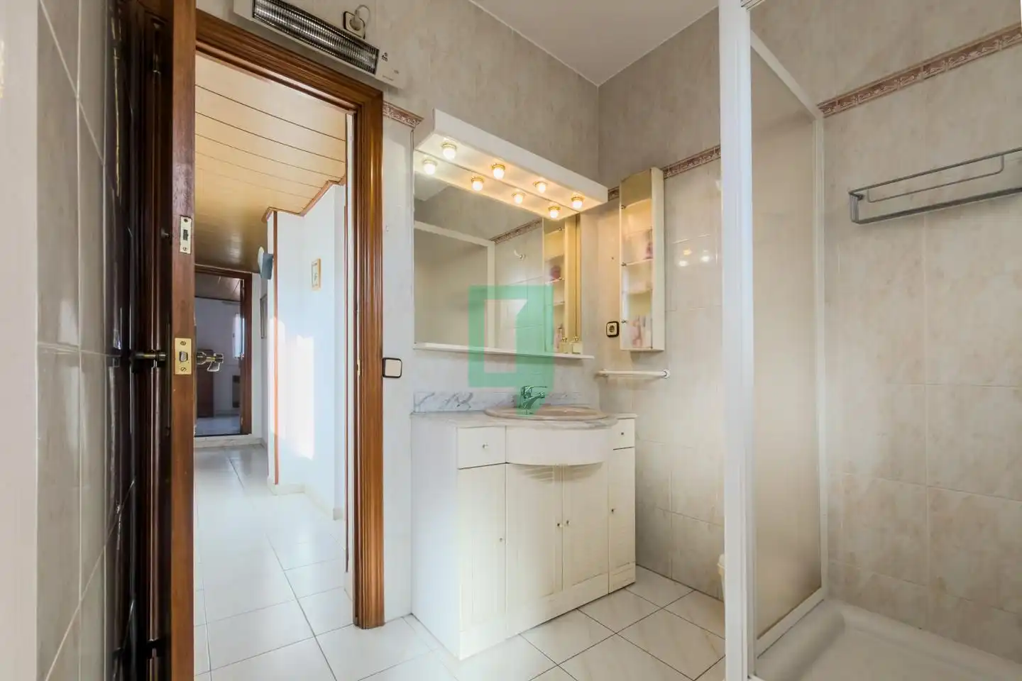 Badezimmer von Maisonette zum Verkauf in Badalona mit Heizung und Terrasse