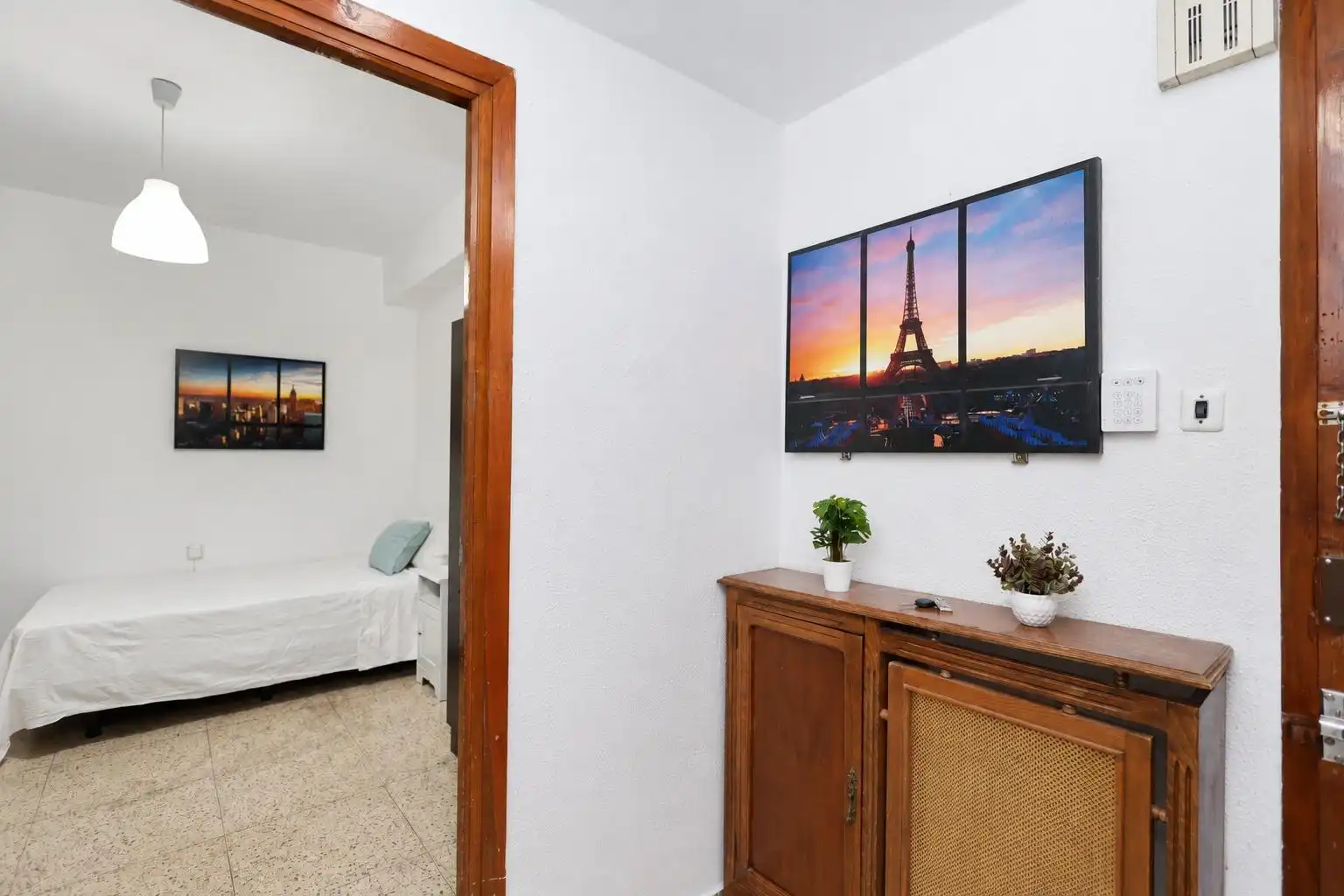 Bedroom of Flat for sale in Granada  with Heating, Furnished and Balcony
