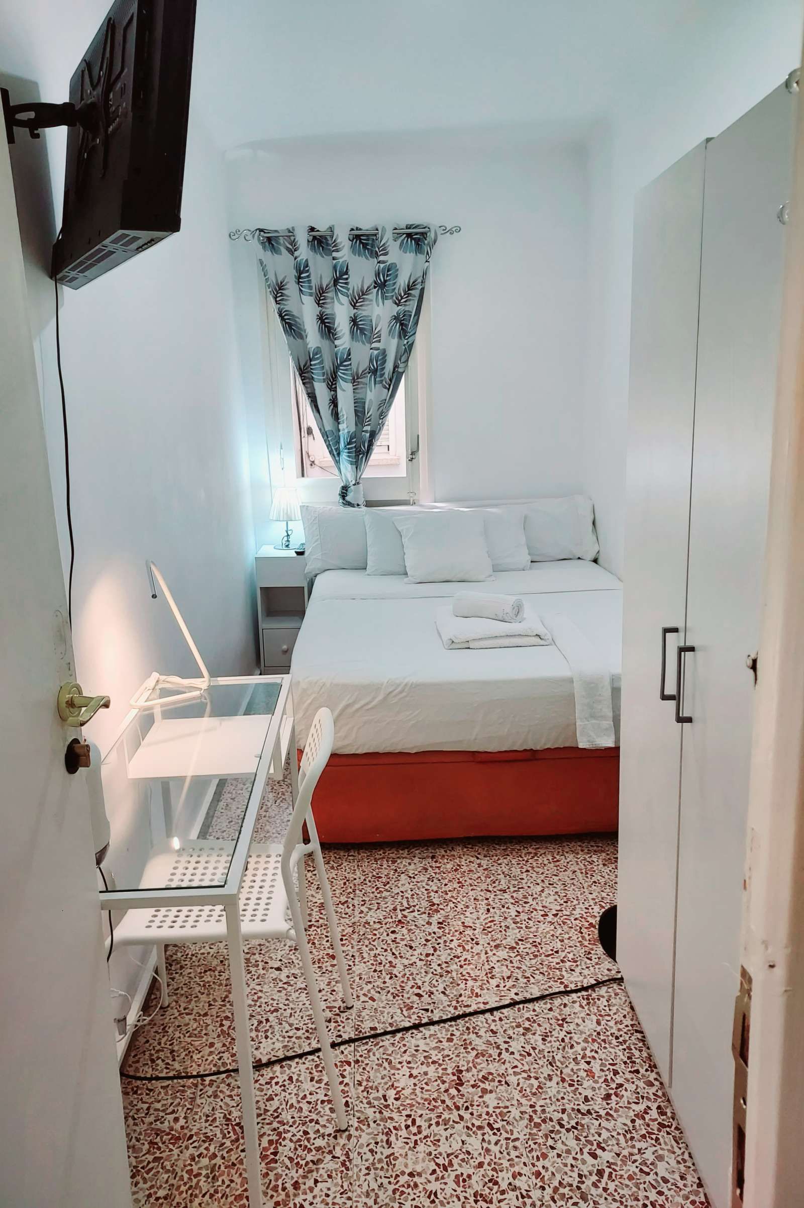 Flat to share in La Prosperitat