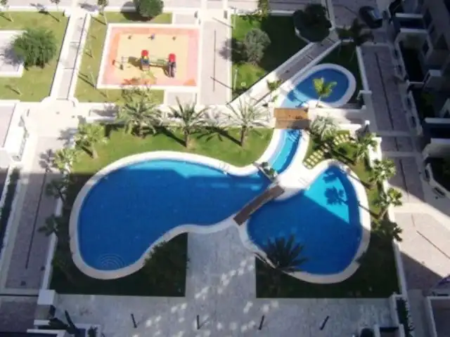 Piscina de Pis de lloguer en Valencia amb Aire condicionat, Calefacció i Jardí privat