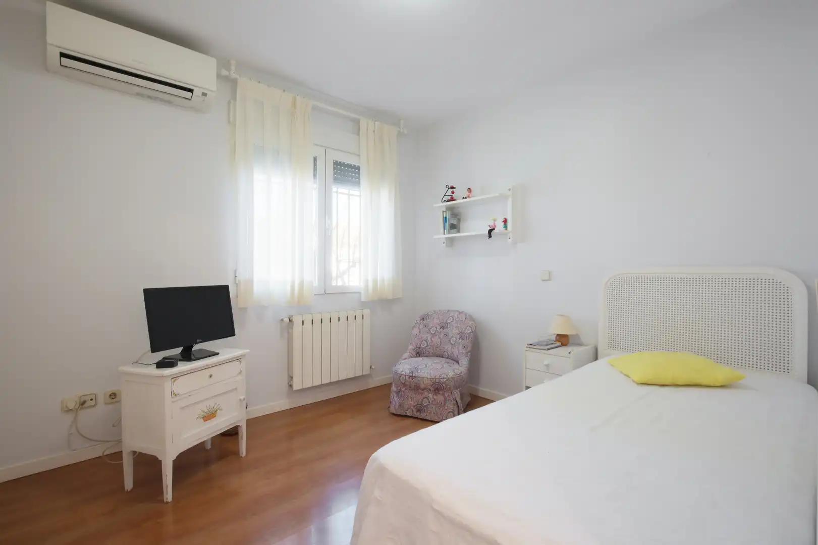 Bedroom of Houses for sale in Las Rozas de Madrid  with Air Conditioner and Heating