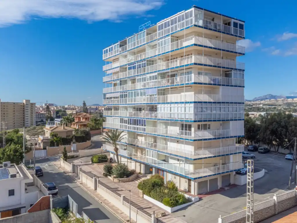 Apartments for sale in Calle Azorin 10 escalera 1 planta 06 puerta a, Campello Playa