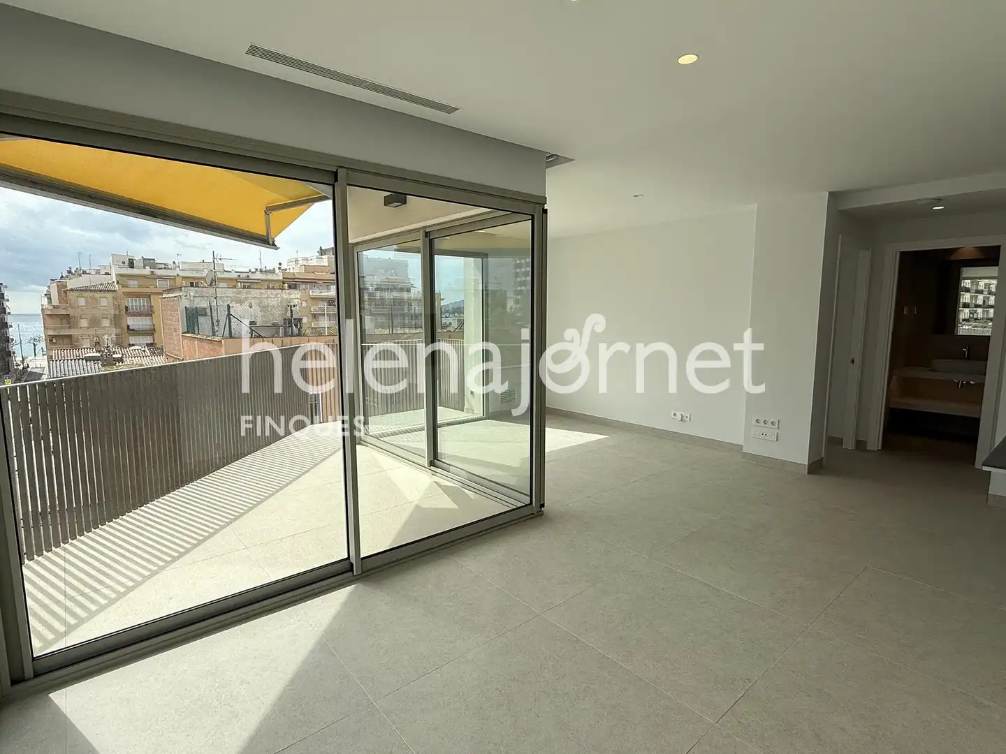 Piso con terraza en alquiler en Platja Gran, imagen 4