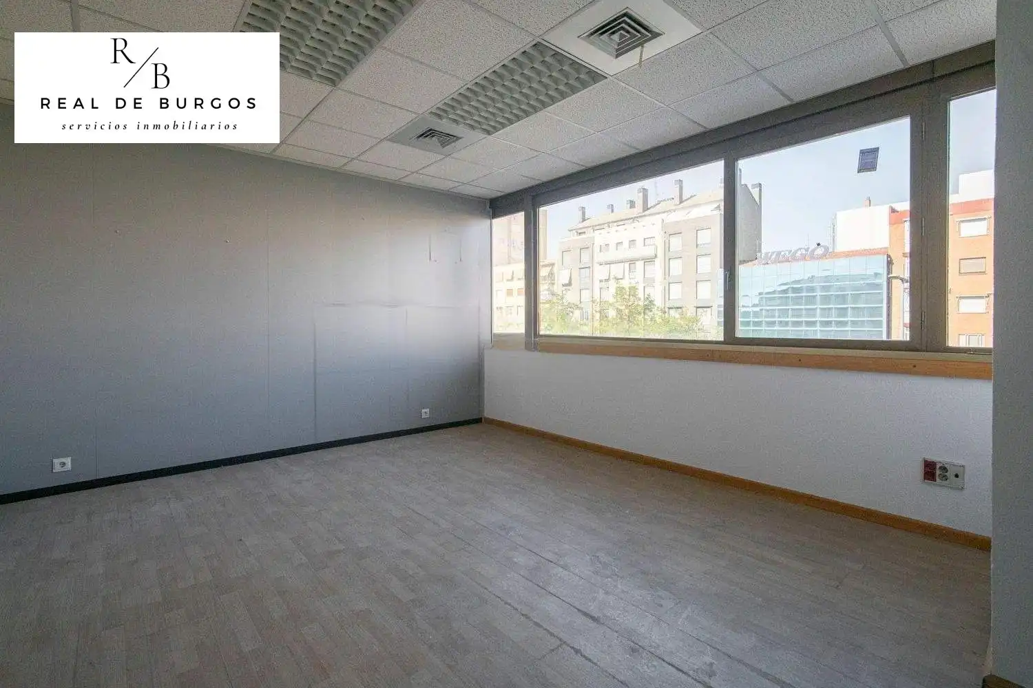 Office for rent in Valladolid  with Air Conditioner and Heating
