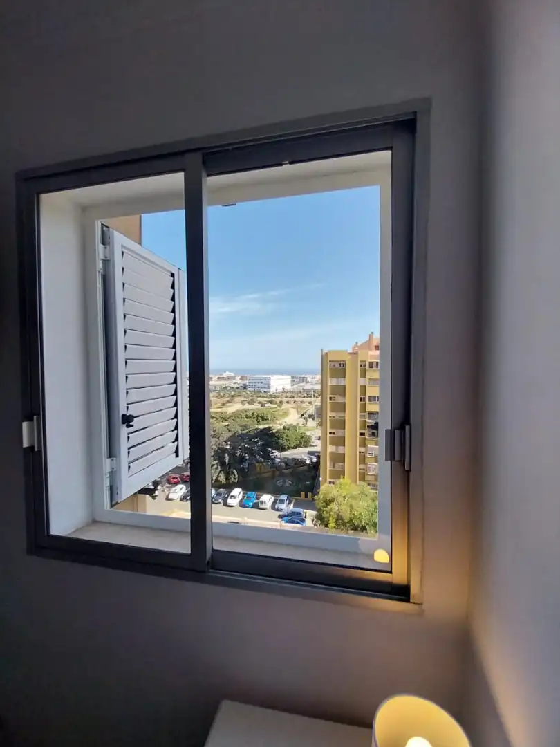 Vista exterior de Pis per a compartir en Las Palmas de Gran Canaria amb Moblat, Forn i Rentadora