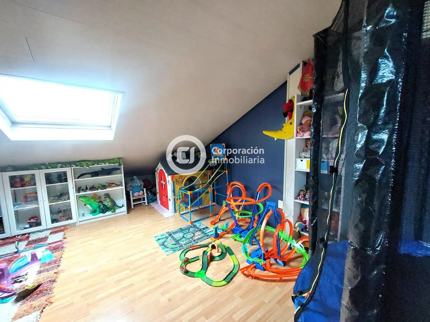 Maisonette zum Verkauf in Lorca mit Heizung, Privatgarten und Abstellraum